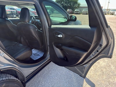 2023 Jeep Cherokee Altitude Lux