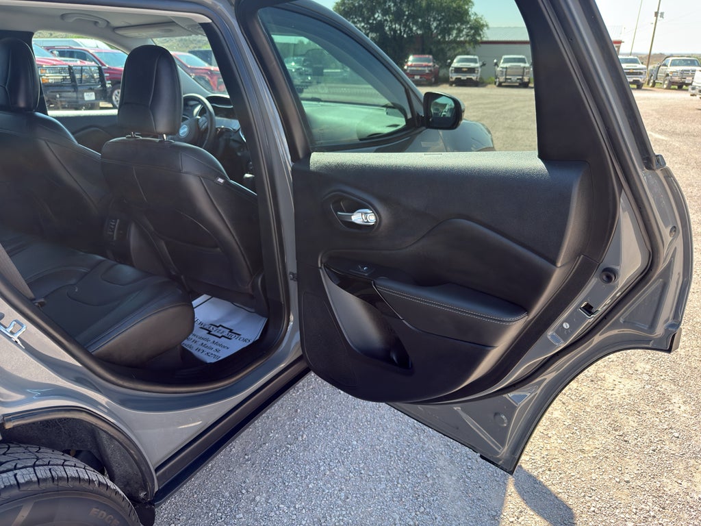 2023 Jeep Cherokee Altitude Lux