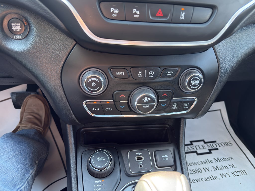 2023 Jeep Cherokee Altitude Lux