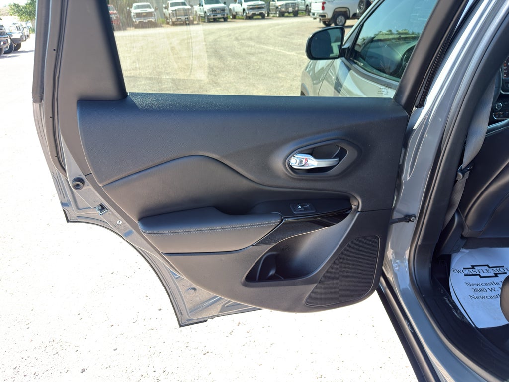 2023 Jeep Cherokee Altitude Lux