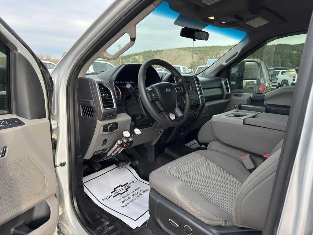 2017 Ford Super Duty F-350 DRW XLT