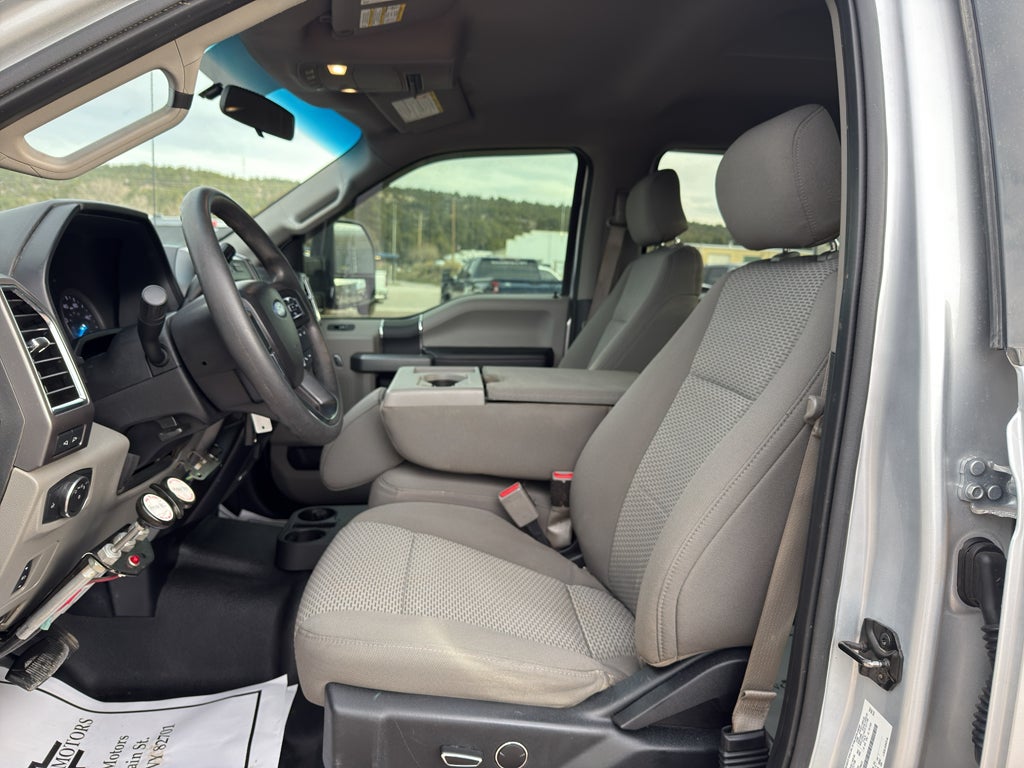 2017 Ford Super Duty F-350 DRW XLT