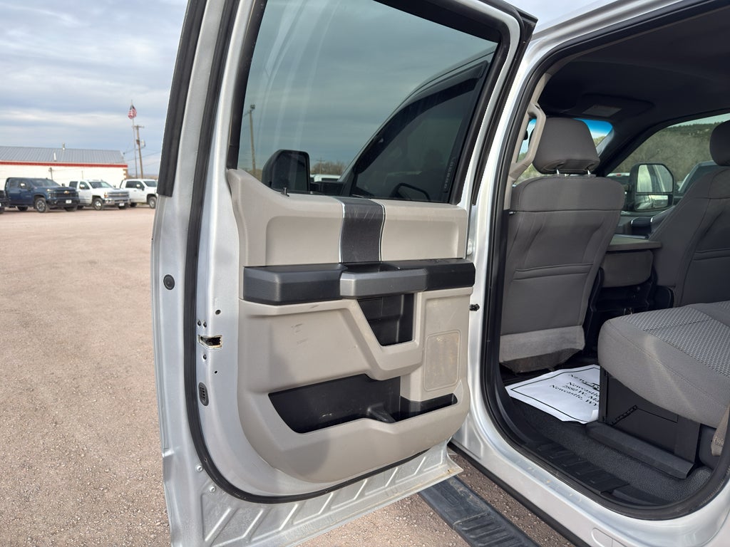 2017 Ford Super Duty F-350 DRW XLT