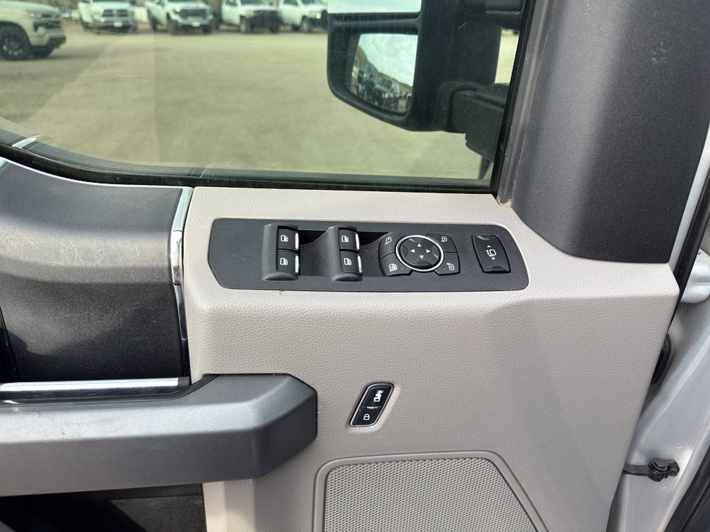 2017 Ford Super Duty F-350 DRW XLT