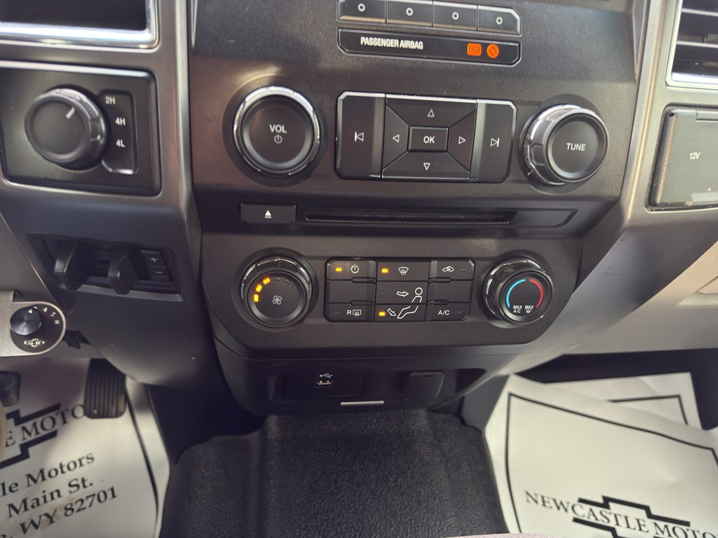 2017 Ford Super Duty F-350 DRW XLT