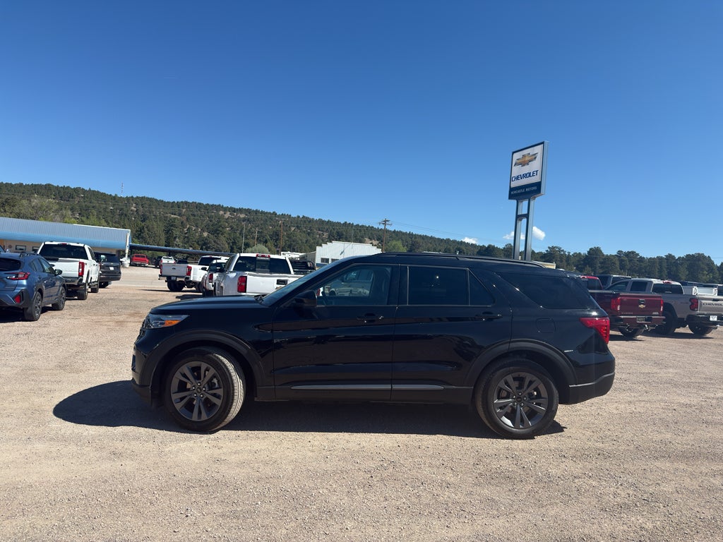 2023 Ford Explorer XLT 4WD's photo