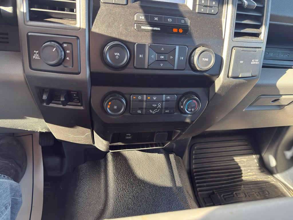 2022 Ford Super Duty F-350 SRW XL