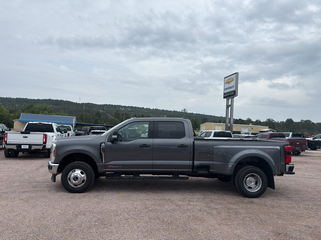 2026 Ford Super Duty F-350 DRW XL