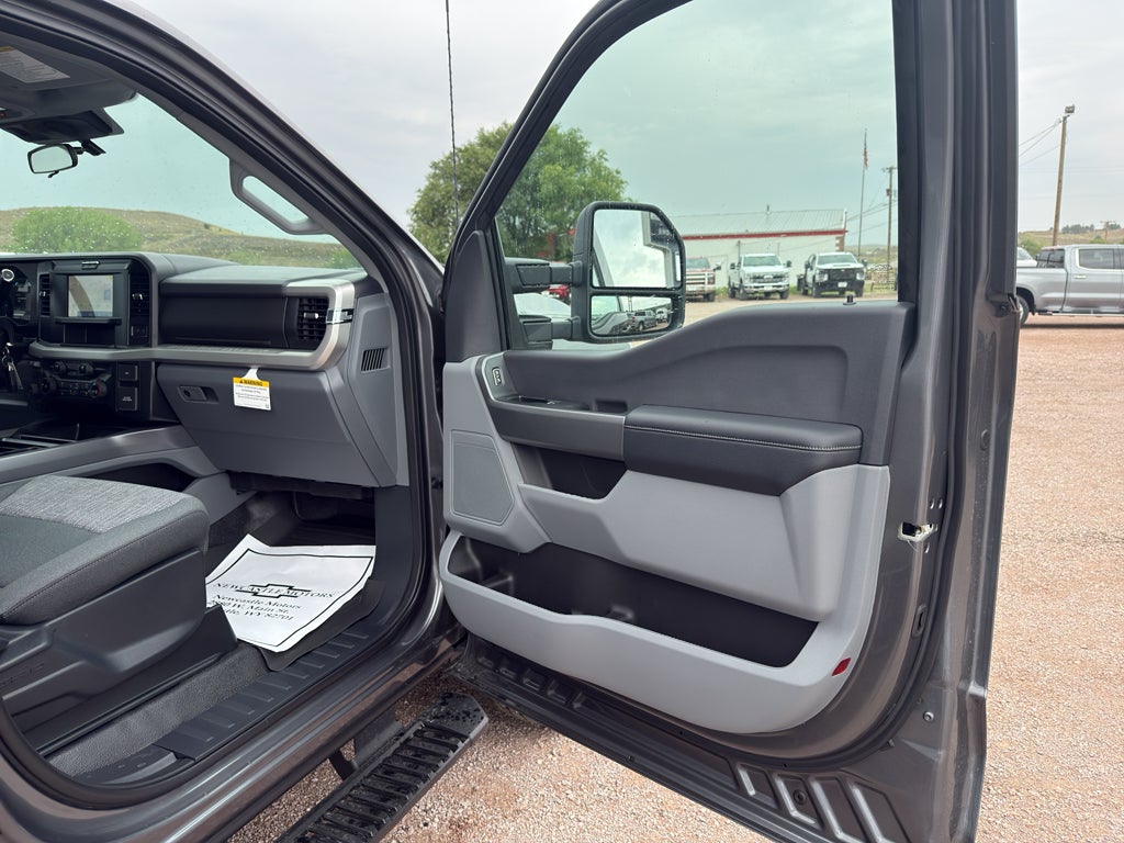 2026 Ford Super Duty F-350 DRW XL