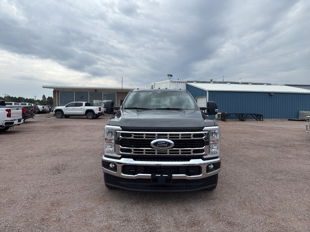 2026 Ford Super Duty F-350 DRW XL