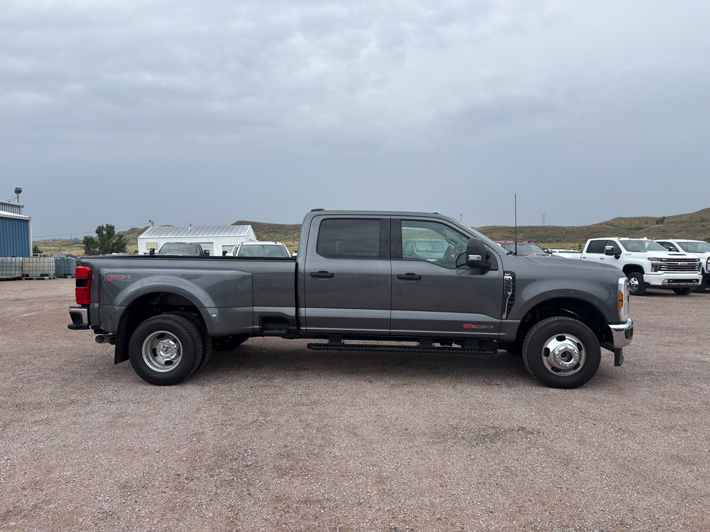 2026 Ford Super Duty F-350 DRW XL