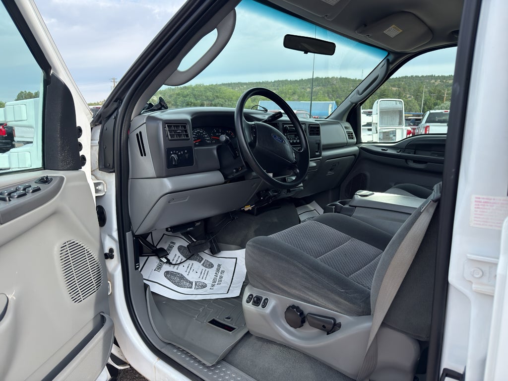 2003 Ford Super Duty F-350 SRW XL
