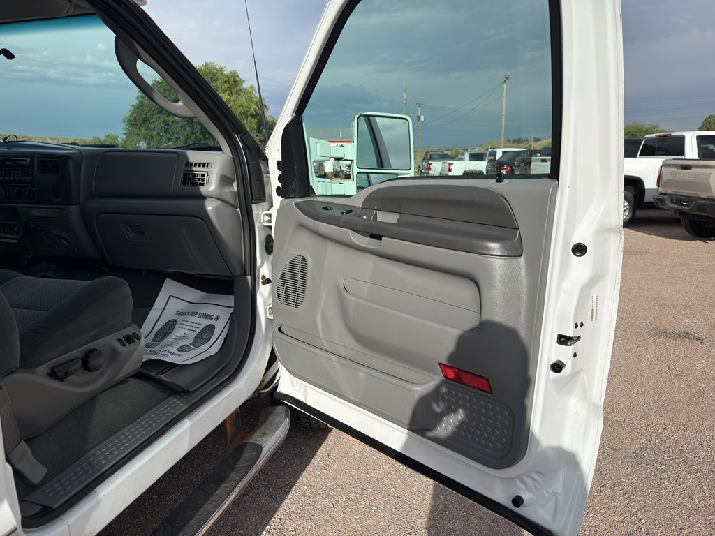 2003 Ford Super Duty F-350 SRW XL