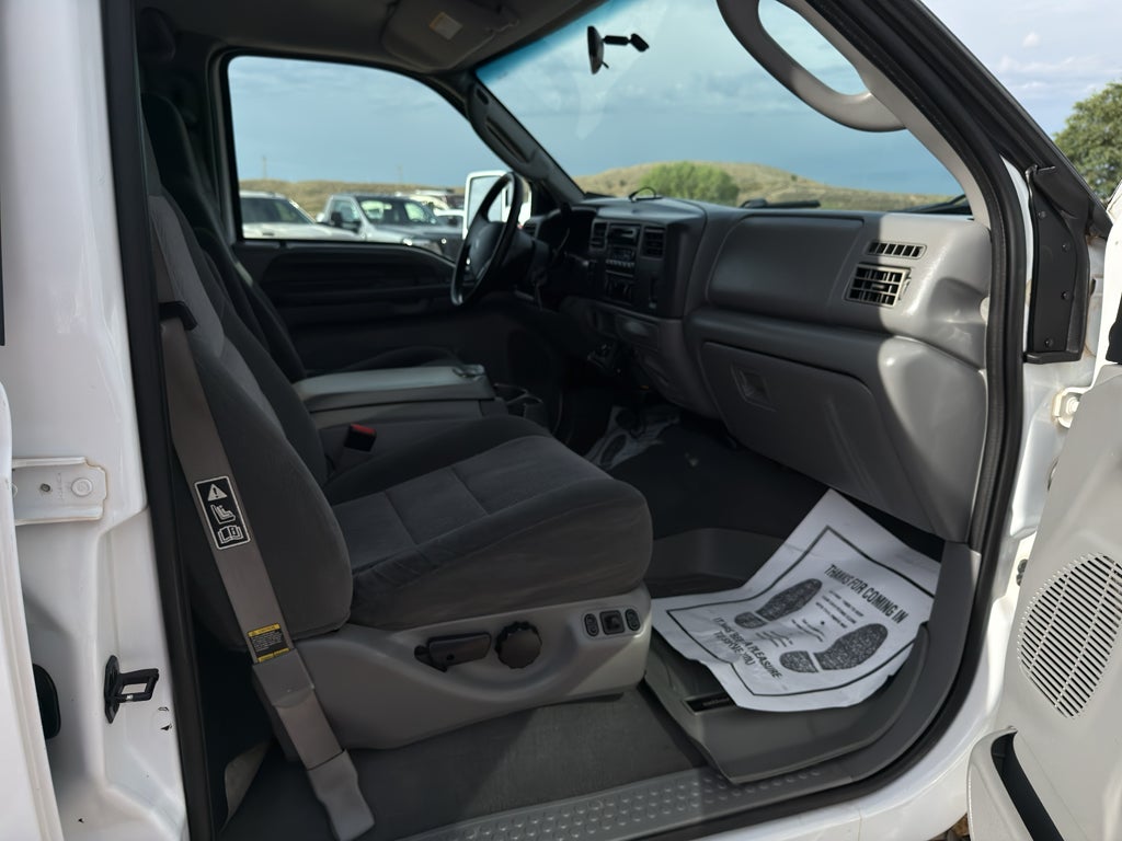 2003 Ford Super Duty F-350 SRW XL