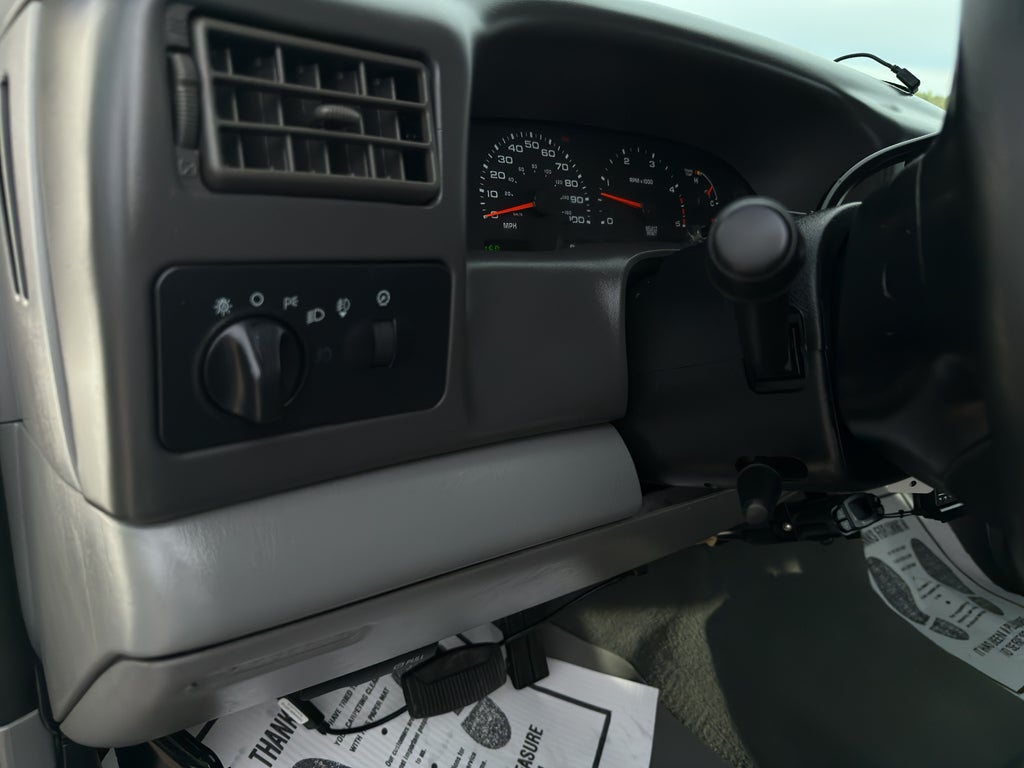 2003 Ford Super Duty F-350 SRW XL