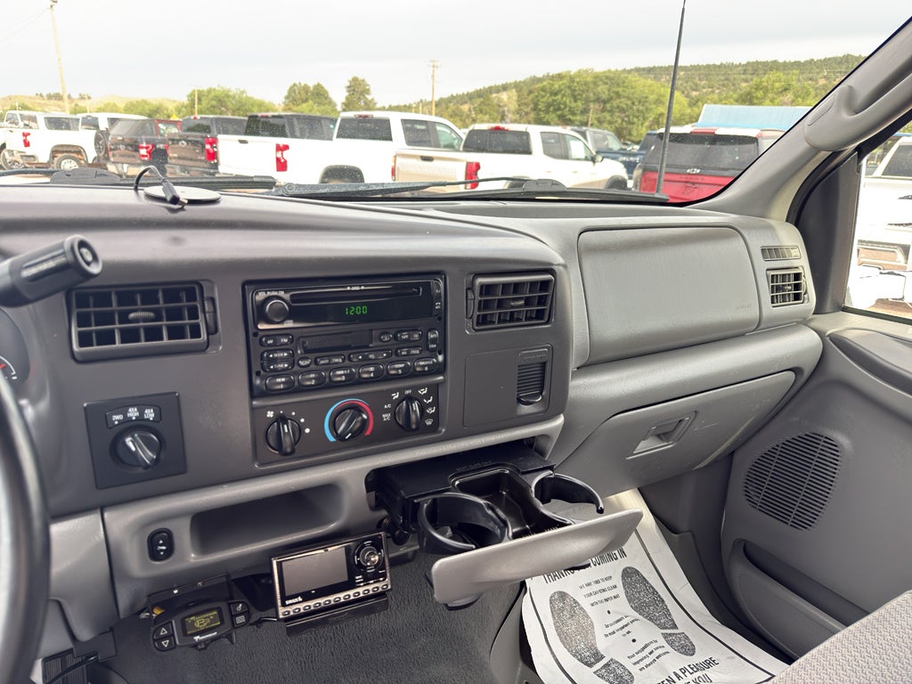 2003 Ford Super Duty F-350 SRW XL