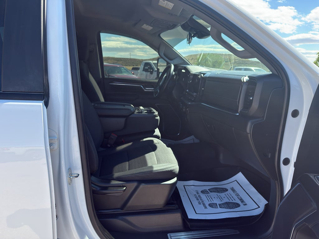 2024 Chevrolet Silverado 3500 HD Chassis Cab LT