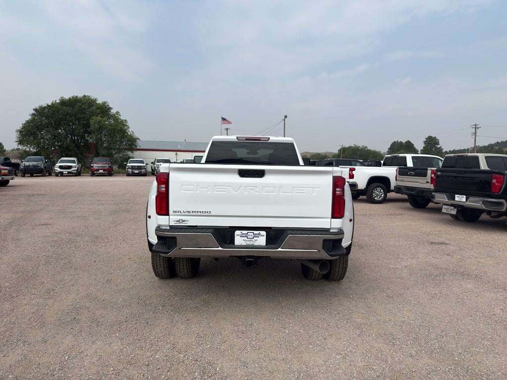 2026 Chevrolet Silverado 3500 HD WT DRW