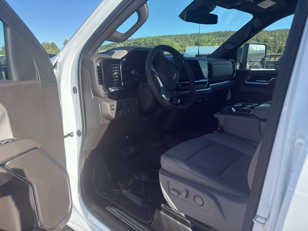 2026 Chevrolet Silverado 3500 HD LT - Photo 10