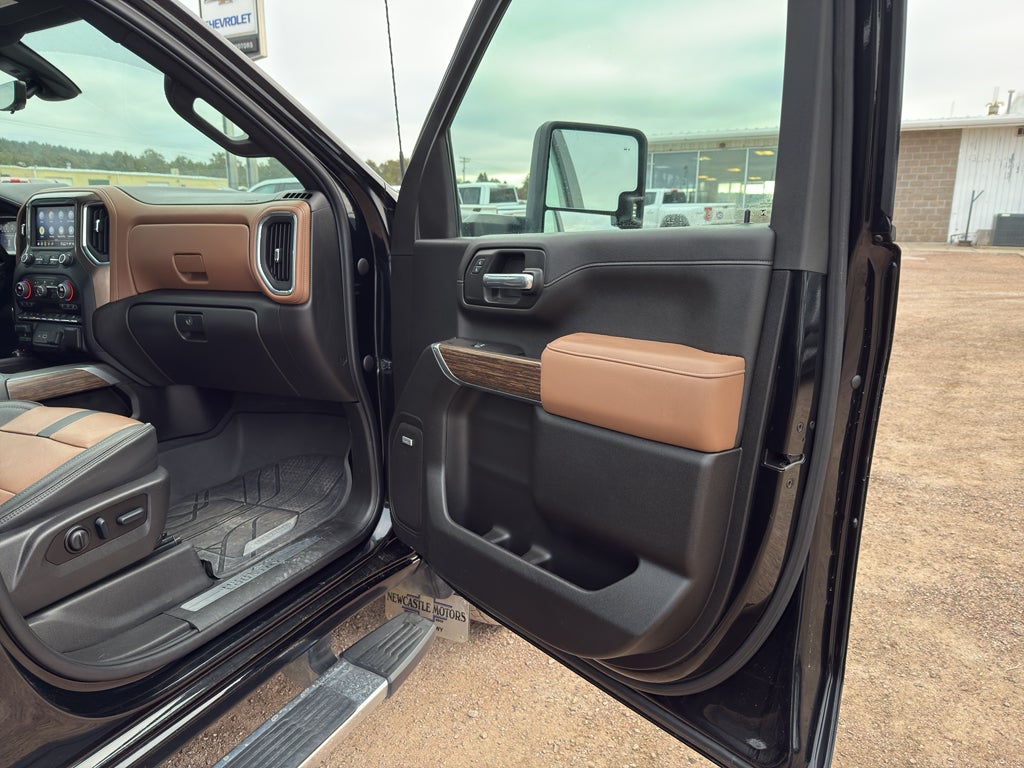 2022 Chevrolet Silverado 3500 HD High Country DRW
