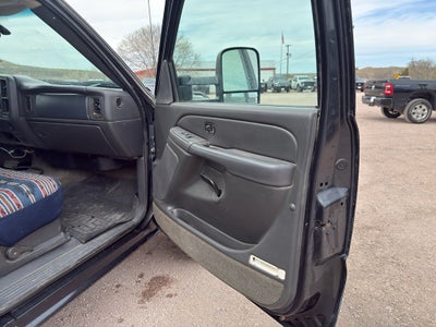 2005 Chevrolet Silverado 3500 HD SRW LS
