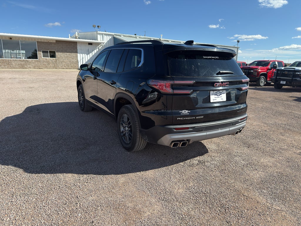 2025 GMC Acadia Elevation