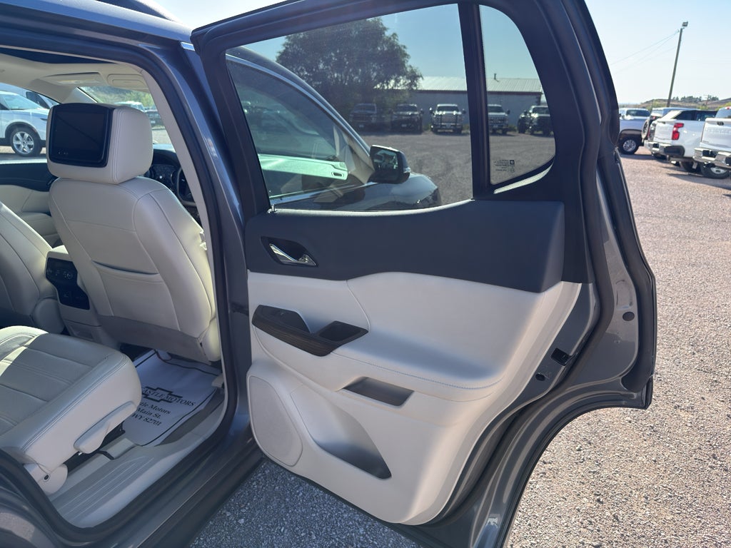 2020 GMC Acadia Denali