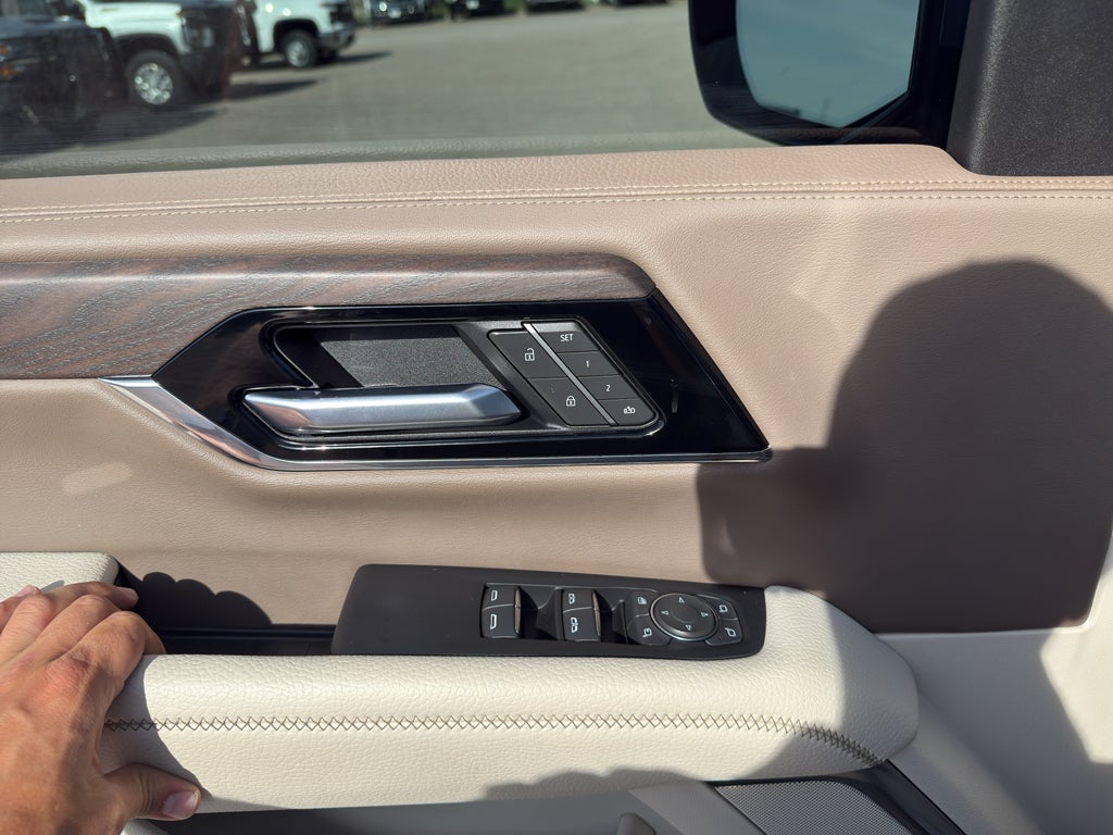 2025 GMC Yukon XL Denali