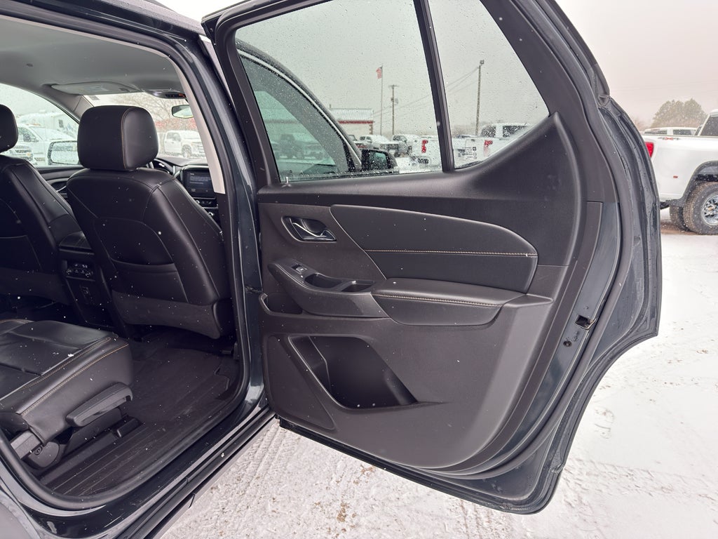 2021 Chevrolet Traverse LT Leather