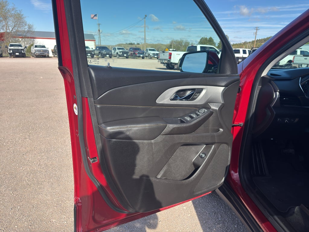 2021 Chevrolet Traverse LT Leather