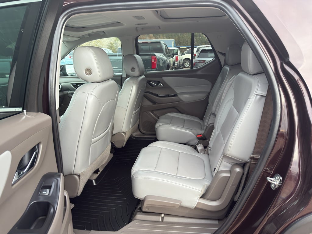 2021 Chevrolet Traverse LT Leather