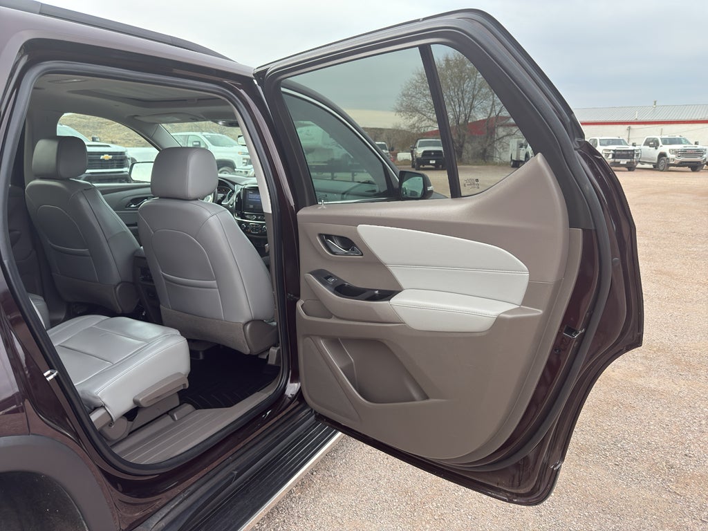 2021 Chevrolet Traverse LT Leather