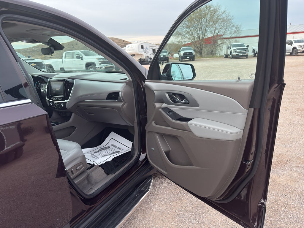 2021 Chevrolet Traverse LT Leather