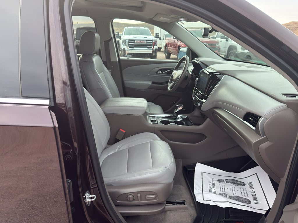 2021 Chevrolet Traverse LT Leather