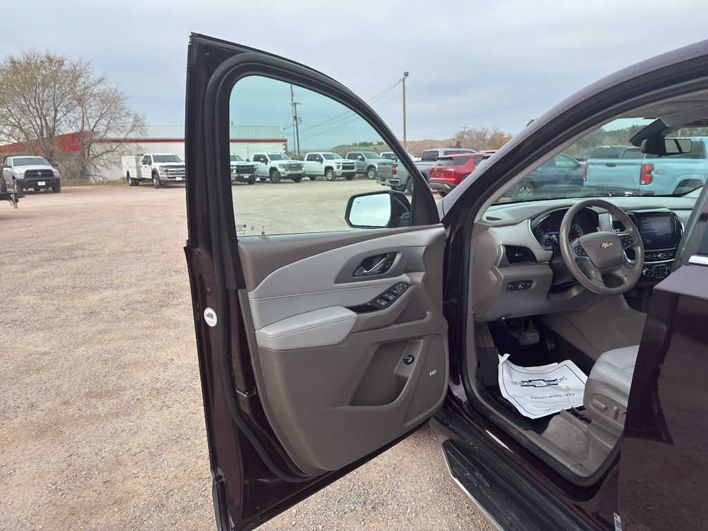 2021 Chevrolet Traverse LT Leather