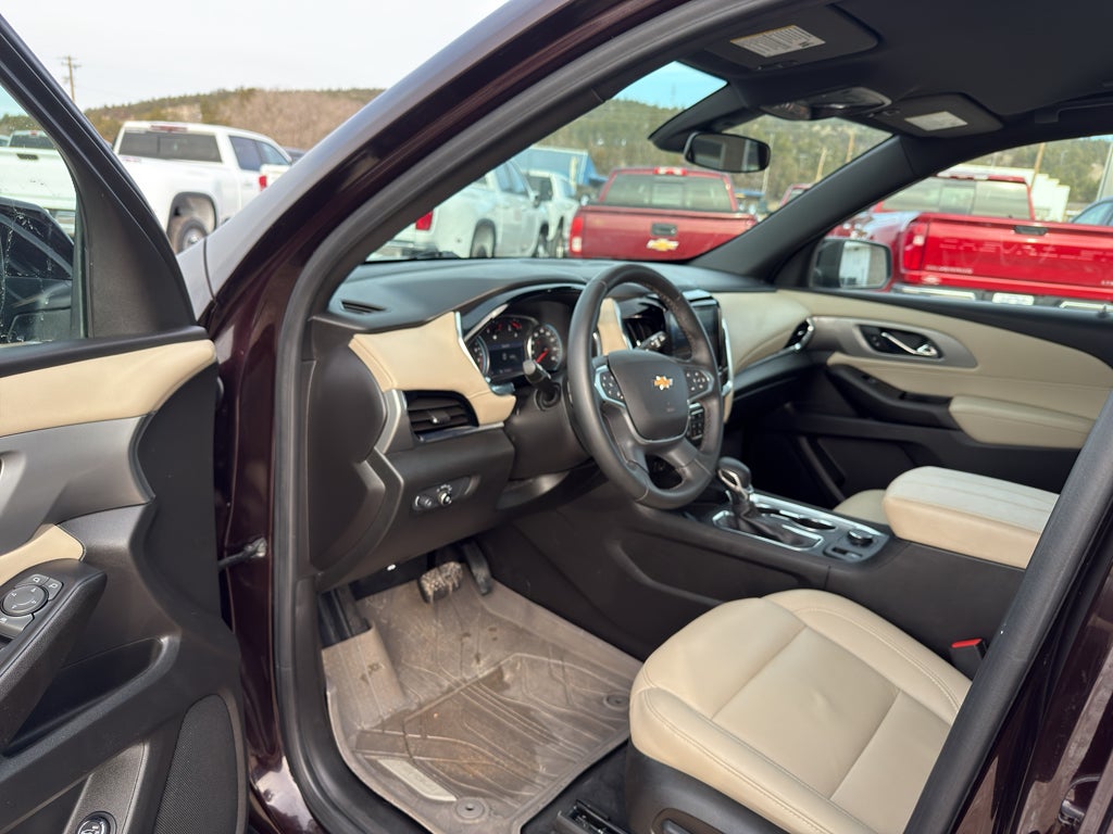2023 Chevrolet Traverse LT Leather