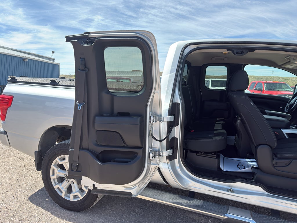 2017 Nissan Titan XD SV