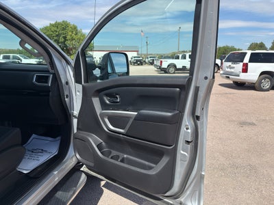 2017 Nissan Titan XD SV