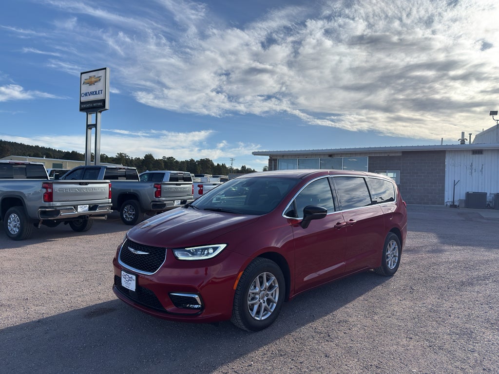 2025 Chrysler Pacifica Select