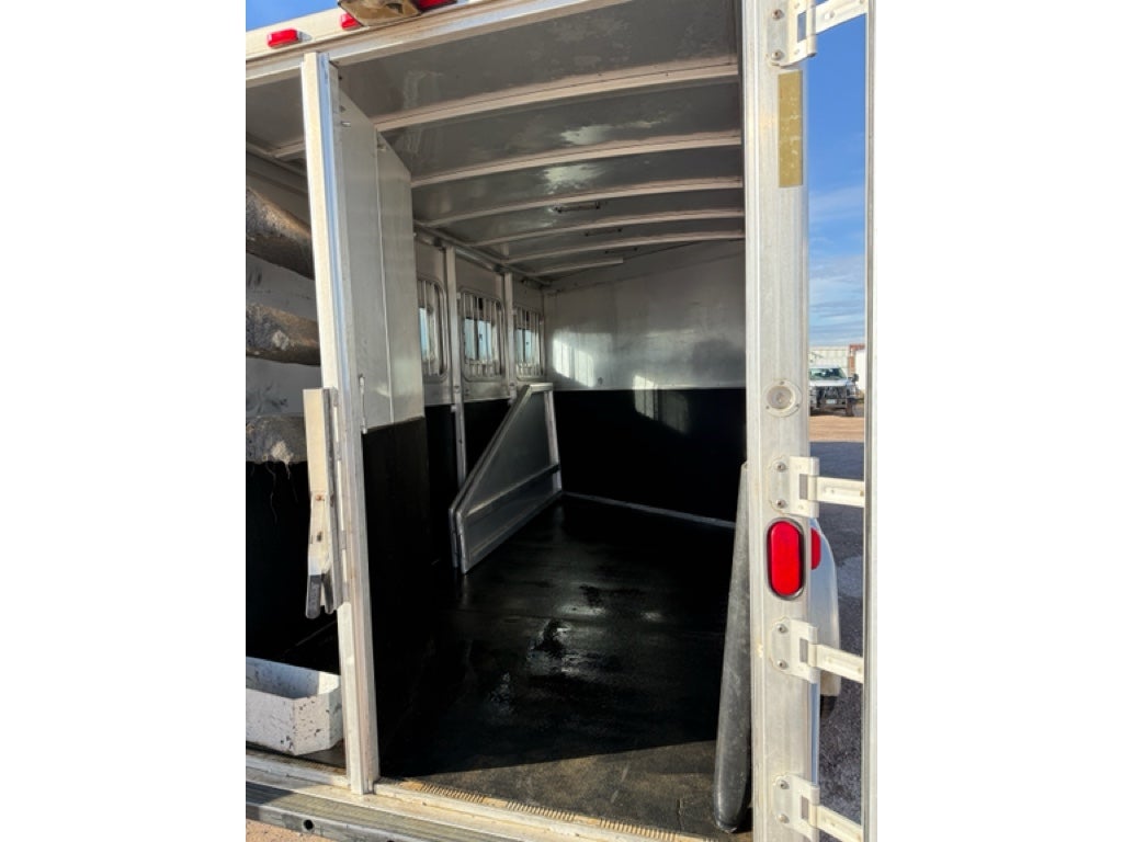 2000 EXISS HORSE TRAI Base