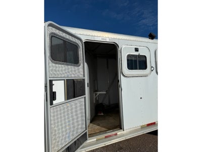 2000 EXISS HORSE TRAI Base