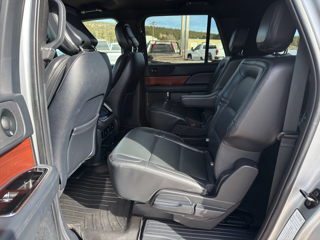 2022 Lincoln Navigator L Standard