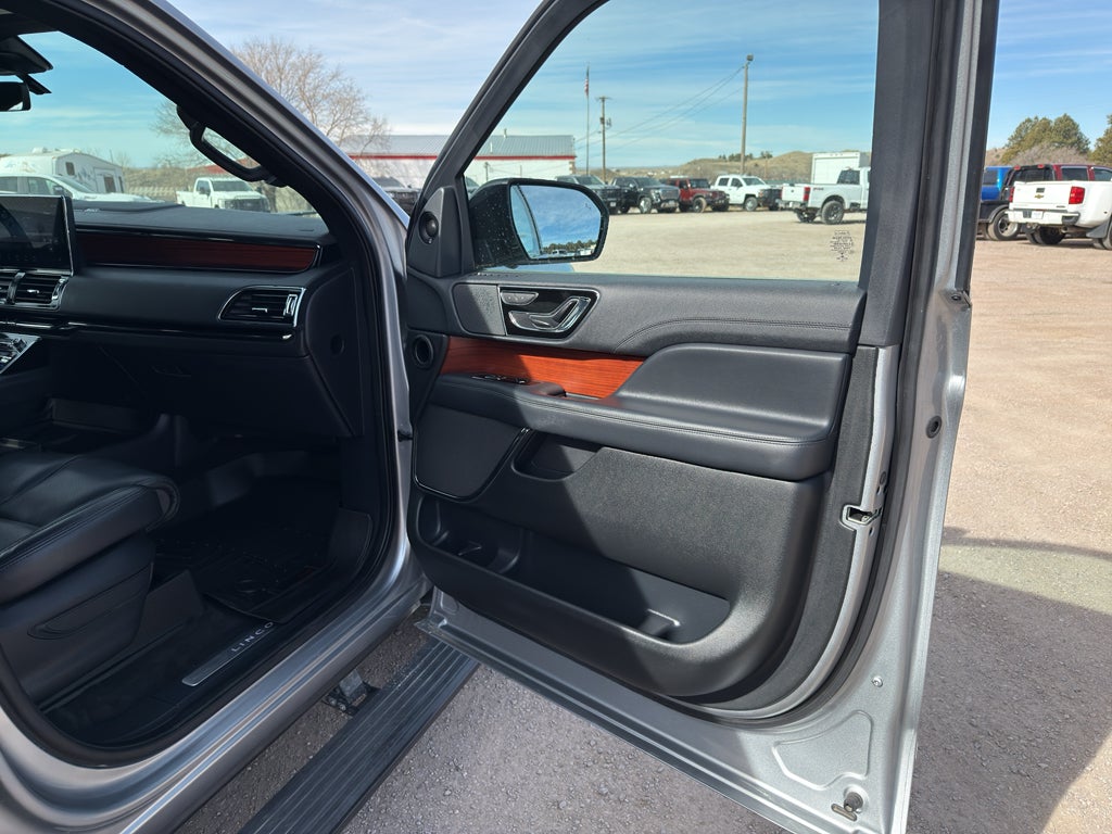 2022 Lincoln Navigator L Standard