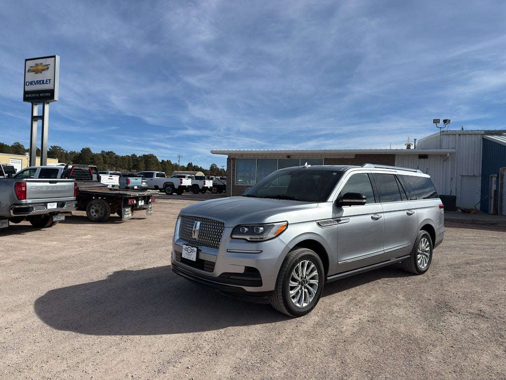 2022 Lincoln Navigator L Standard