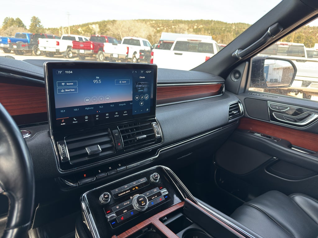 2022 Lincoln Navigator L Standard