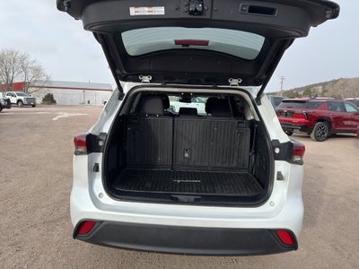 2024 Toyota Highlander LE