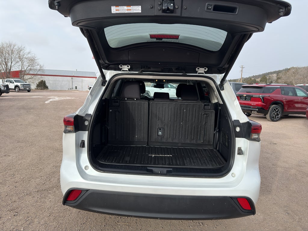 2024 Toyota Highlander LE