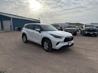 2024 Toyota Highlander LE