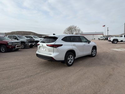 2024 Toyota Highlander LE